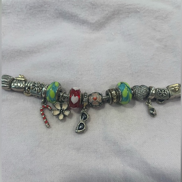 💝Beautiful Pandora charm bracelet with 16 charms. - Picture 11 of 12